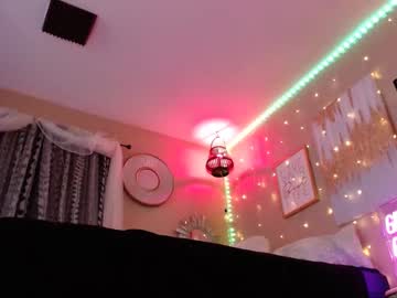 girl
        milf_lacey cam image #1373912