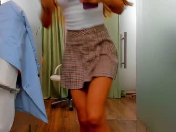 girl
        anyarayne cam image #1591746