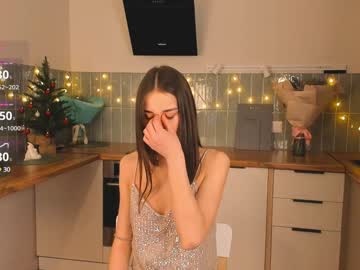 girl
        maxinefoulkes cam image #3873939