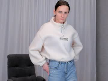girl
        mariamfloor cam image #3960973