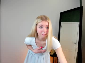 girl
        cassie_palmer cam image #978488