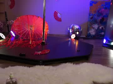 girl
        _meganmeow_ cam image #2320593