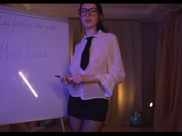 girl
        sophia_lean cam image #2689501
