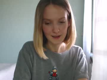 girl
        oh_lily cam image #2304228