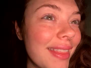 girl
        emersoncane cam image #1337862