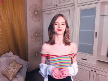 girl
        happiness_call cam image #783591