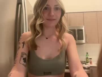 girl
        emiefox cam image #4082653