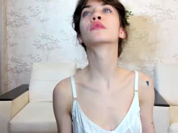 girl
        annasunshines cam image #1921363