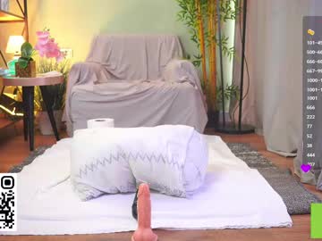 girl
        emilyfinne cam image #4318922