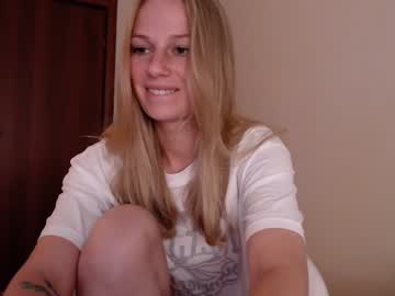 girl
        magic_couple13 cam image #1553457
