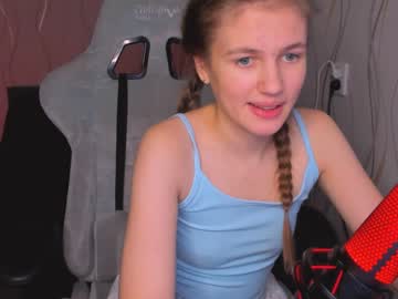 girl
        kylie_mine cam image #100527
