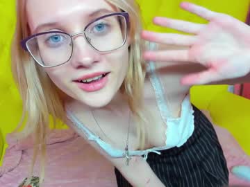 girl
        nanni_niss cam image #604620