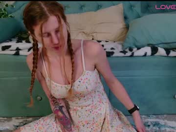 girl
        pathos_of_things cam image #3773997