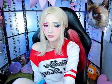 girl
        milkycute cam image #4442188