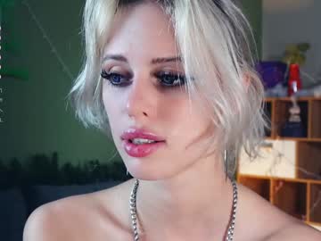 girl
        audreycarvin cam image #3958465
