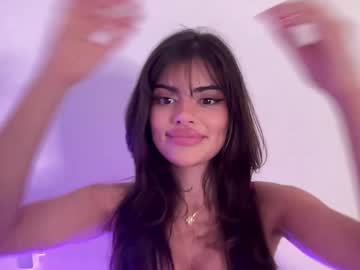girl
        poutyselena cam image #4011181