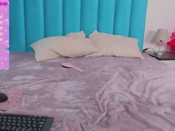 girl
        kaylaa_fox cam image #581452