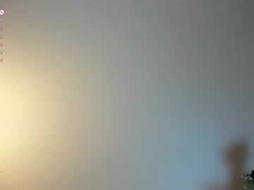 girl
        quennaedger cam image #3763348