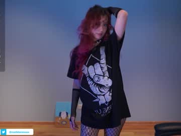 girl
        greeny_mat cam image #3071555