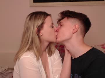 girl
        crystal_angells cam image #102309