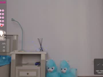 girl
        small_blondee cam image #122437