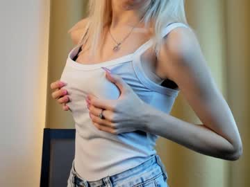 couple
        blonde_lotos cam image #2021425