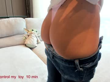 girl
        carolinaherera cam image #4577429