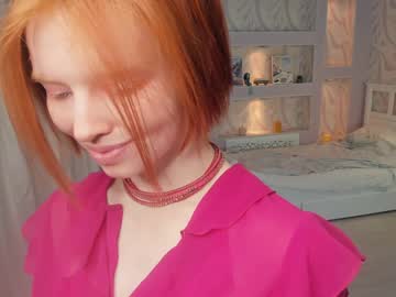 girl
        gingers_hugs cam image #2102496