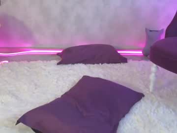 girl
        angelina_new cam image #2068648