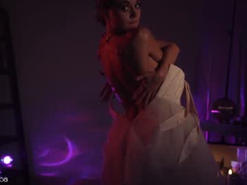 girl
        lettymoa cam image #3058490