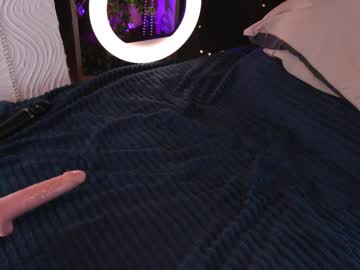 girl
        wetwhims cam image #4333432