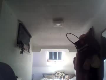 girl
        kylawashere cam image #4478037