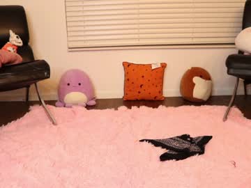girl
        lexi_laine cam image #67520