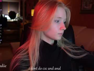girl
        bestblondiiecb cam image #711589