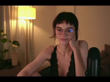 girl
        luna_ai cam image #2296564