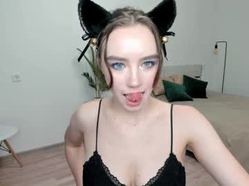 girl
        vi_vi_an cam image #1376343