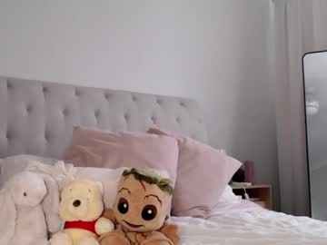 girl
        parisbabyxox cam image #3709355