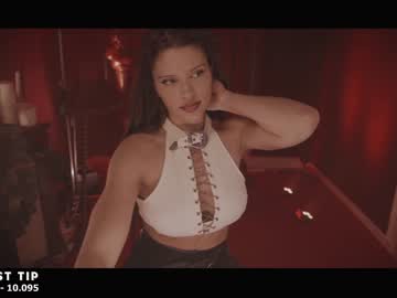 girl
        rougeoud cam image #1736745