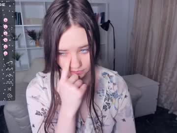 girl
        kristi_zenn cam image #2101558