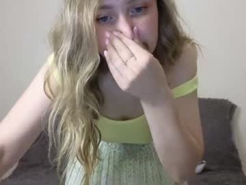 girl
        your_lily419015 cam image #1271351