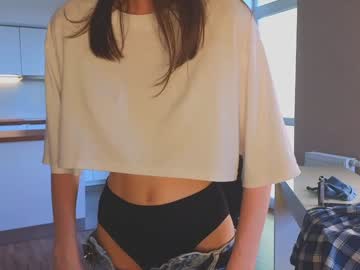 girl
        lucettagibbard cam image #3323708