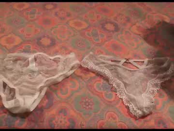 girl
        anntics_ cam image #4230996