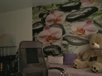 girl
        jennycutey cam image #3945213