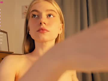 girl
        kateharrise cam image #1447632