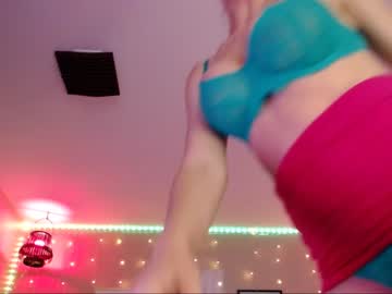 girl
        milf_lacey cam image #1340326