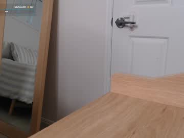 girl Webcam Girls Sex Thressome And Foursome with sexyskyee_