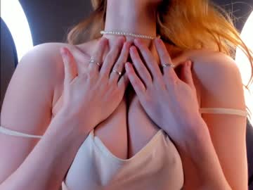 girl
        quennacindy cam image #4333405