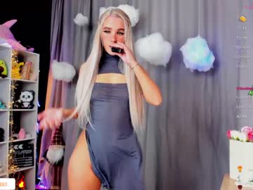 girl
        blush_mikki cam image #2142514