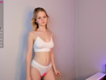 girl
        porcelain__doll cam image #1053434