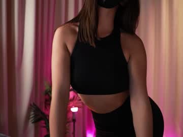 girl
        ember_robbins cam image #3316189